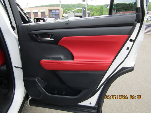 used 2023 Toyota Highlander car, priced at $37,999