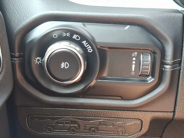Used 2025 Jeep Wrangler SUV