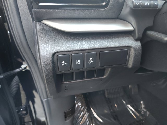 Used 2024 Black Mitsubishi LE image 13