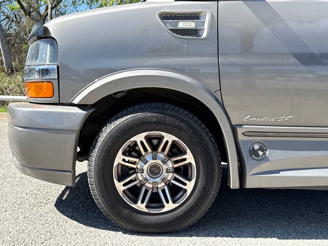 Used 2021  Chevrolet LS image 5