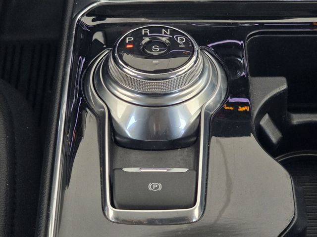 Used 2019 Magnetic Ford Titanium image 13