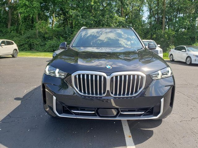 Used 2024 Black BMW xDrive40i image 10