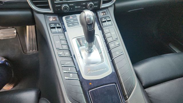 2016 Porsche Panamera