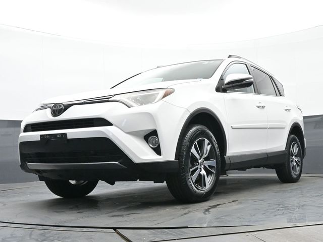 2018 Toyota RAV4 XLE 29