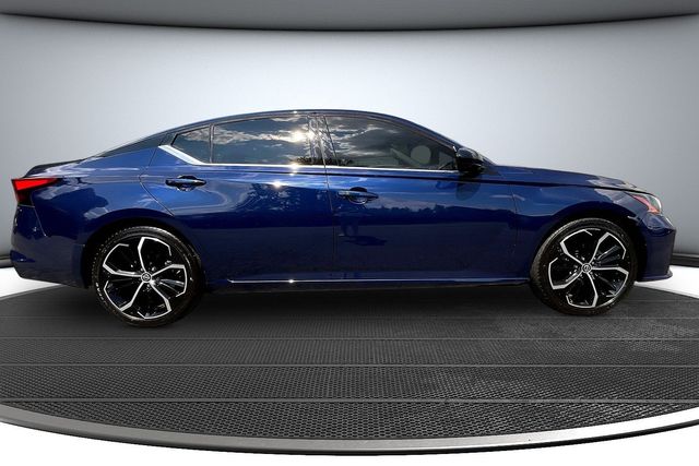 Used 2024 Nissan Altima Sedan