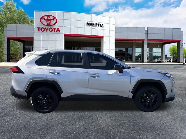 2024 Toyota RAV4 LE - Photo 28