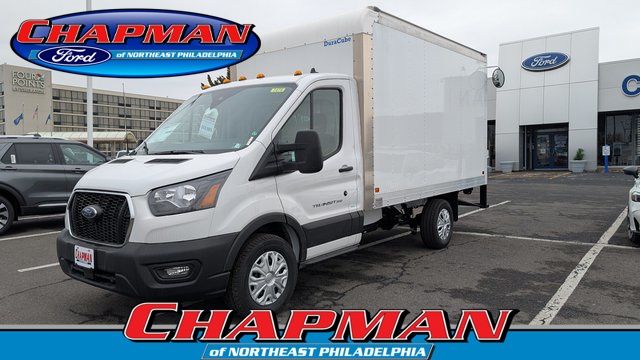 Oxford White 2025 Ford Transit Chassis 350 138 Cutaway RWD Van Rear-Wheel Drive