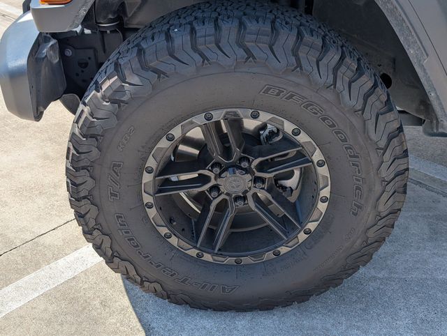 Used 2023 Black Jeep Sport image 9