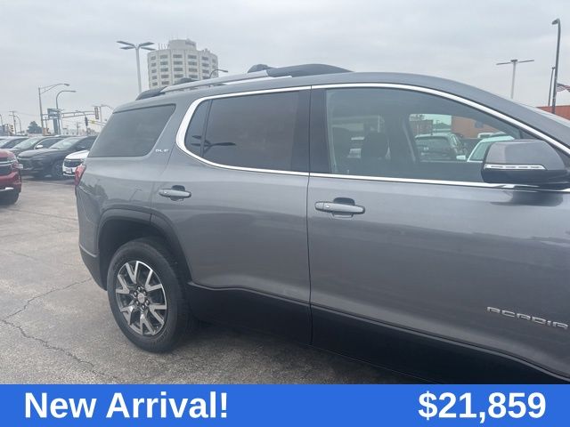 2020 GMC Acadia SLE photo