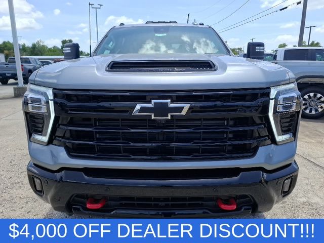 2026 Chevrolet Silverado 2500HD LTZ — photo 2