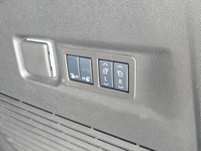 2025 GMC Yukon XL AT4 Ultimate:C02706
