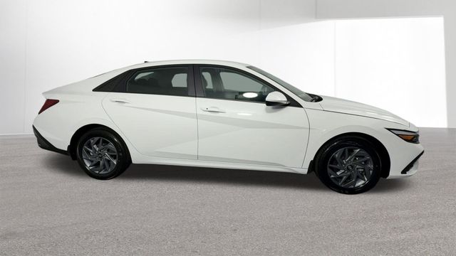 Used 2025 Hyundai Elantra Hybrid For Sale in Indianapolis, IN