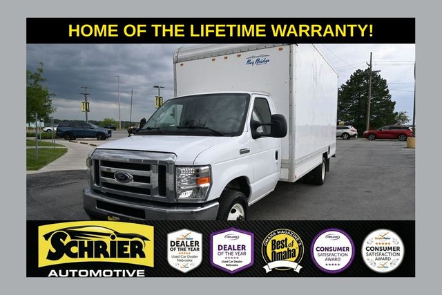 Oxford White 2024 Ford E-Series Chassis Pickup Truck Rear-Wheel Drive 6-Speed Automatic Overdrive