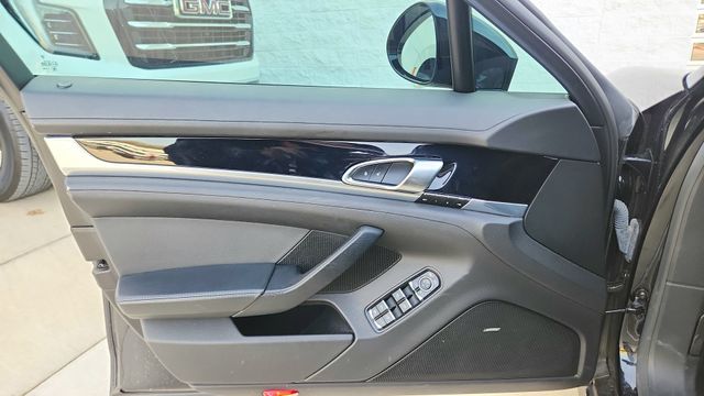 2016 Porsche Panamera