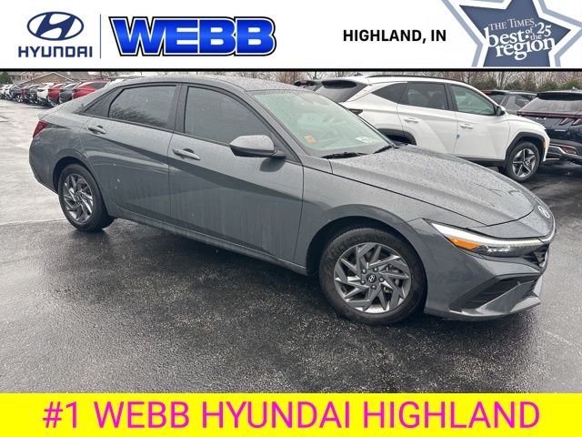 Used 2024 Gray Hyundai SEL image 5
