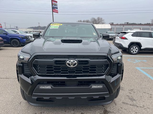 2025 Toyota Tacoma TRD Sport Double Cab photo 2
