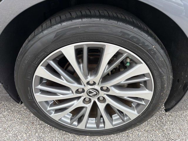 Used 2019 Lexus ES Sedan