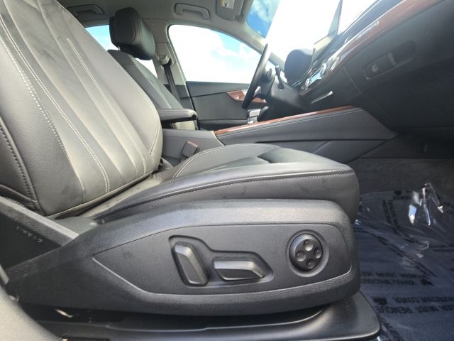 2022 Audi A4 40 Premium Plus:B02144