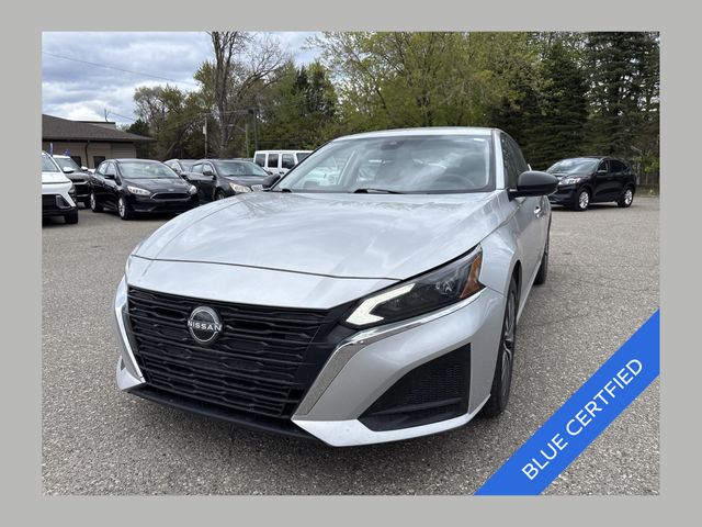 Brilliant Silver Metallic 2024 Nissan Altima Sedan Front-Wheel Drive Continuously Variable Transmission