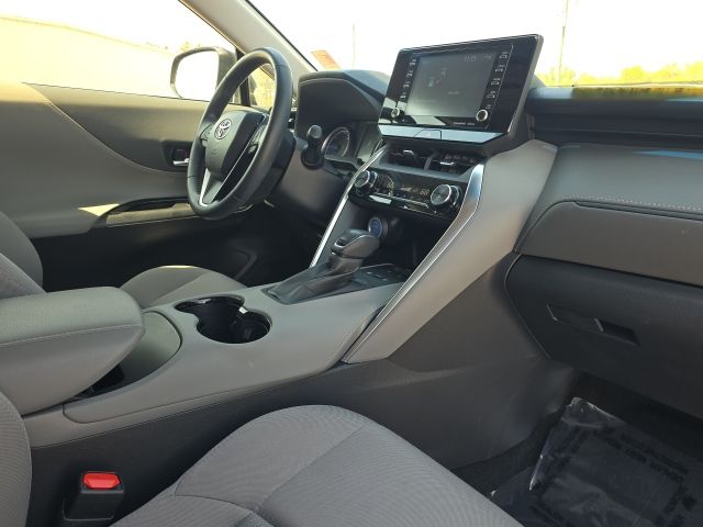 2022 Toyota Venza:C02564