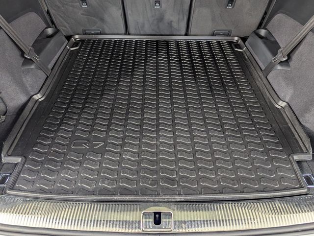 used 2026 Audi Q7 car, priced at $67,281