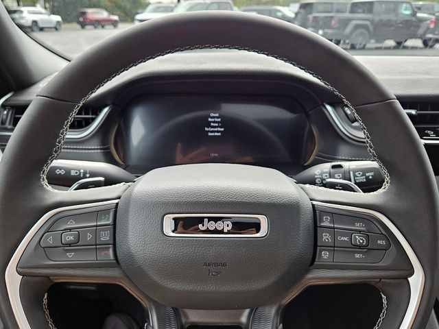 2025 Jeep Grand Cherokee Laredo X 4x4