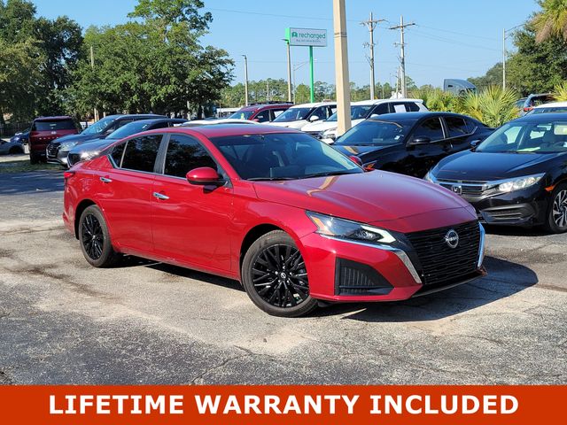 Red (Scarlet) 2025 Nissan Altima Sedan Front-Wheel Drive Continuously Variable Transmission