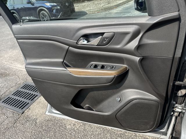 Used 2023 Silver GMC SLE image 25