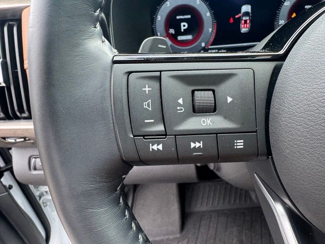 Used 2025 White Nissan Platinum image 20