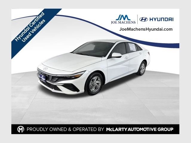 Serenity White Pearl 2026 Hyundai Elantra Sedan Front-Wheel Drive Continuously Variable Transmission