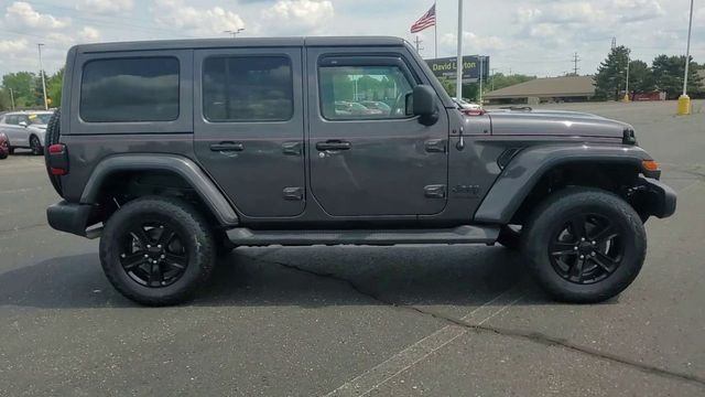 2022 Jeep Wrangler Unlimited Sahara Altitude 9