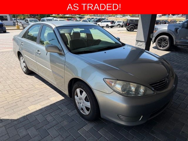 Desert Sand Mica 2005 Toyota Camry LE FWD Sedan Front-Wheel Drive 5-Speed Automatic Overdrive