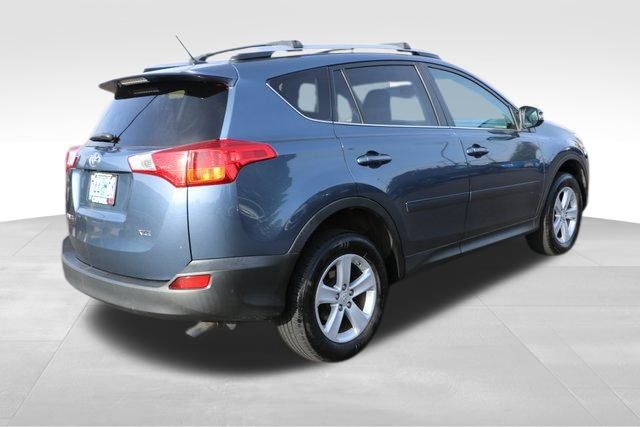 2014 Toyota RAV4 XLE 17