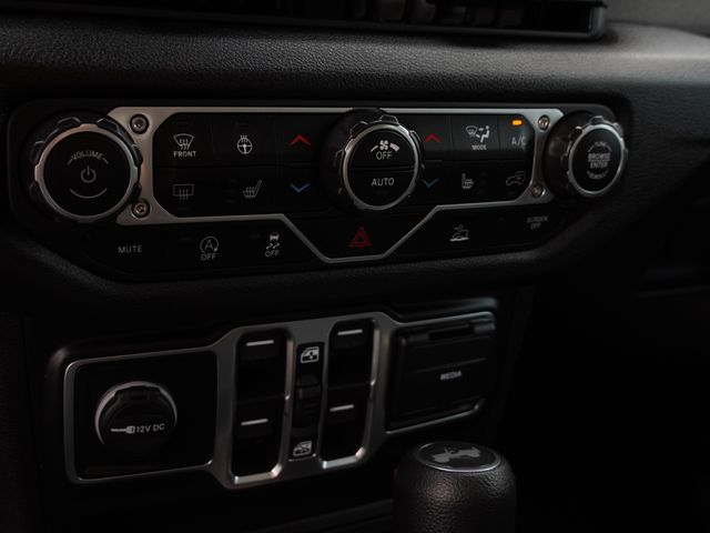 Used 2024 Jeep Wrangler SUV