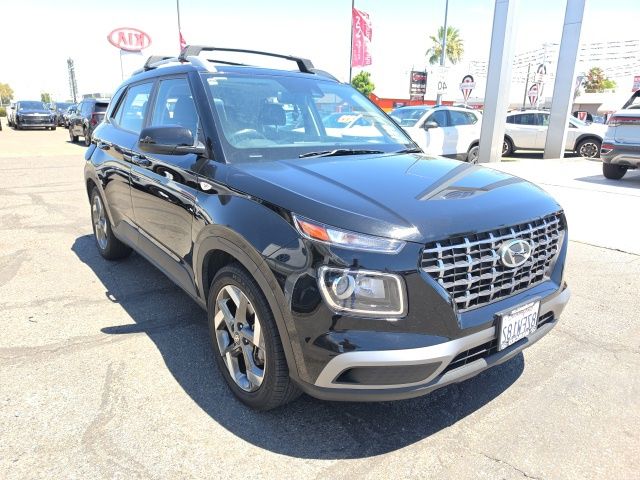 Black Noir Pearl 2022 Hyundai Venue SUV / Crossover Front-Wheel Drive Continuously Variable Transmission