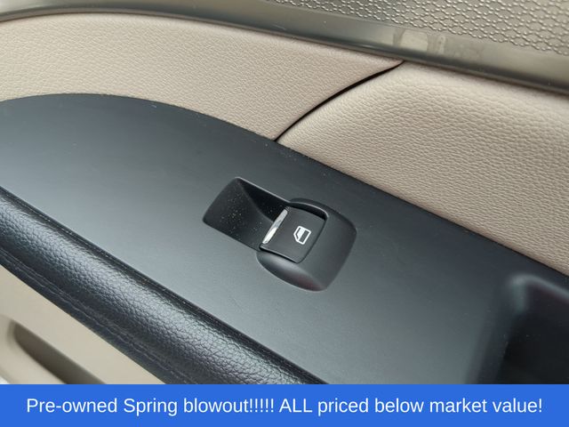 Used 2019 White Platinum Clearcoat Metallic Ford XLT image 48