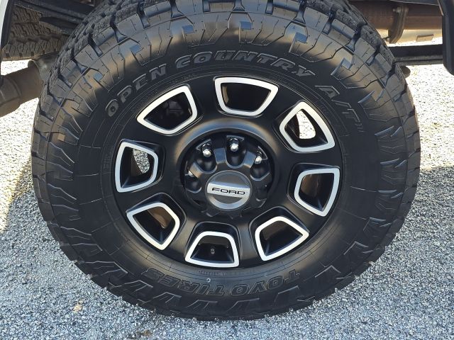 2024 Ford F-250SD Platinum:168065A2