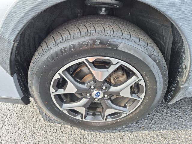 Used 2018 Silver Subaru 2.0i Premium image 10