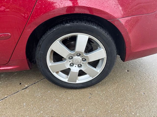 Used 2009 Red Kia EX image 11