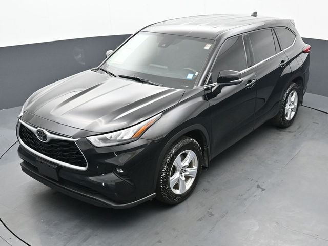 2020 Toyota Highlander LE 38