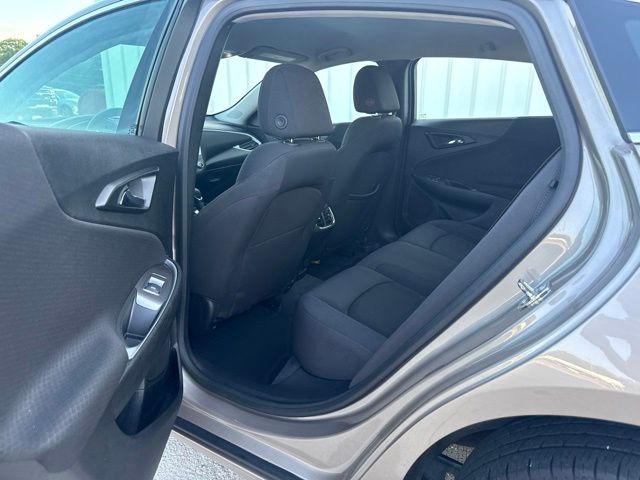 2023 Chevrolet Malibu LT:C02733
