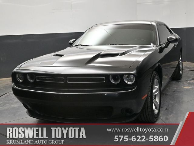 2022 Dodge Challenger SXT RWD