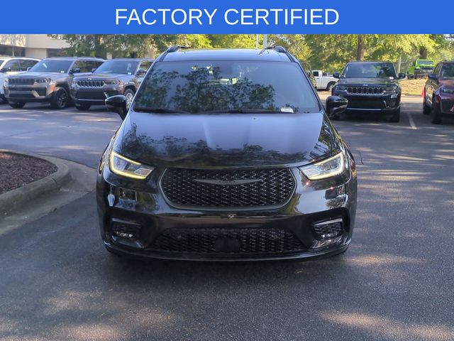 Used 2025 Black Chrysler Limited image 8