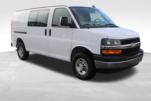 2024 Chevrolet Express 2500 Work Van 9