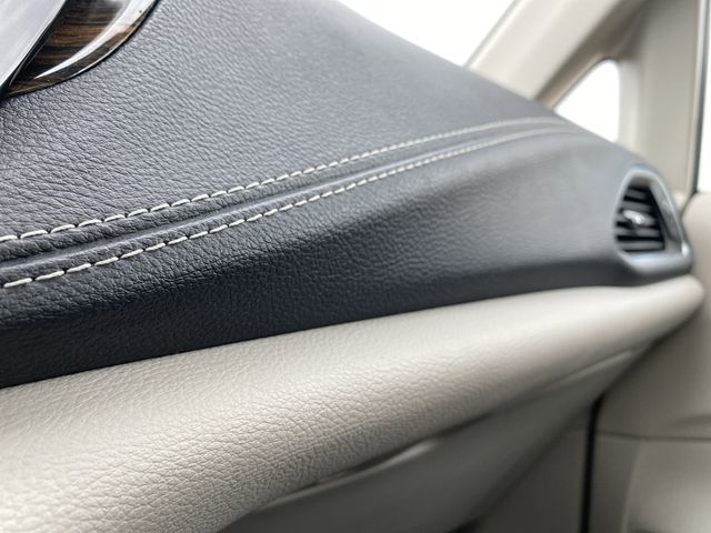 2023 Chrysler Pacifica Limited photo