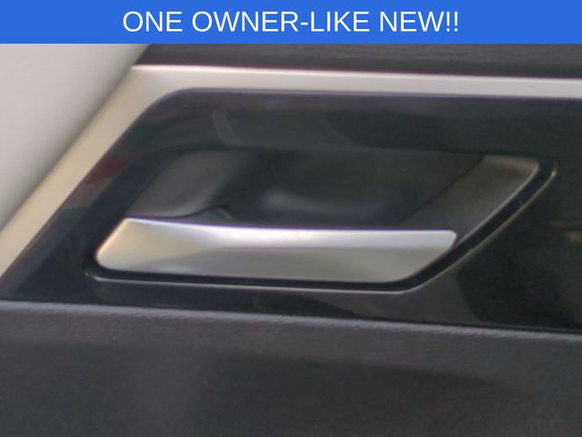 Used 2025 White Mitsubishi SEL image 30