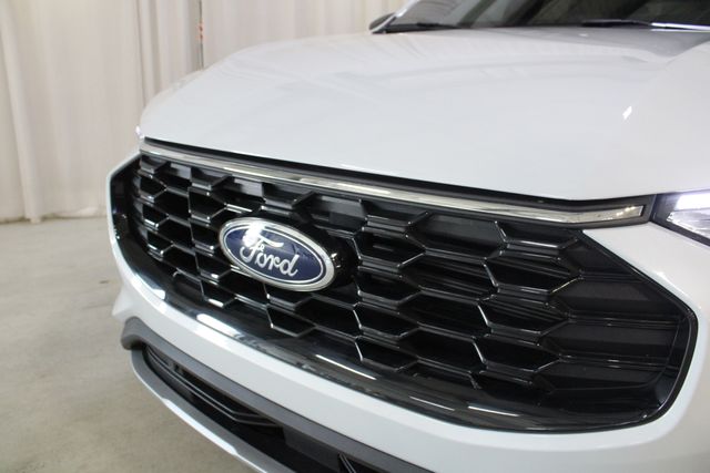 Used 2025 Silver Ford ST-Line image 32