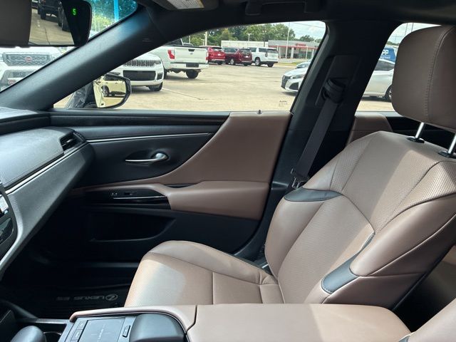 2022 Lexus ES 350 White at Ross Downing Buick GMC