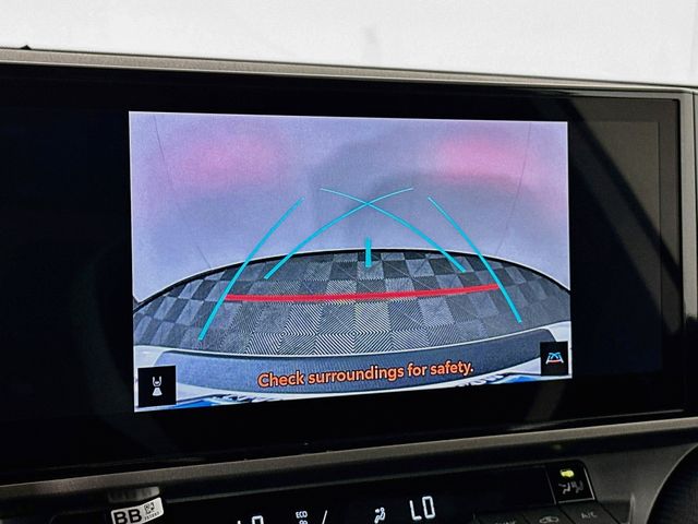 2025 Toyota Camry SE - Photo 13