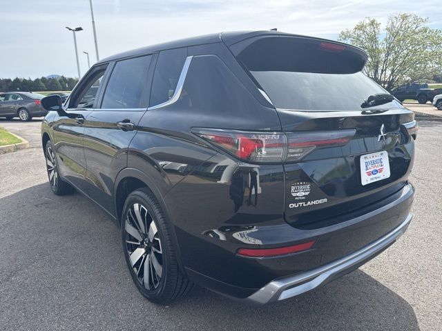 Used 2025  Mitsubishi SE image 6